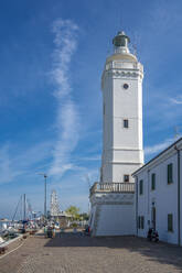 Blick auf den Leuchtturm von Rimini, Rimini, Emilia-Romagna, Italien, Europa - RHPLF30017