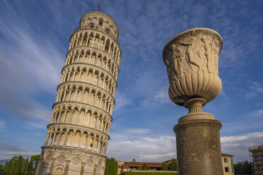 Blick auf den Schiefen Turm von Pisa, UNESCO-Weltkulturerbe, Pisa, Provinz Pisa, Toskana, Italien, Europa - RHPLF30086
