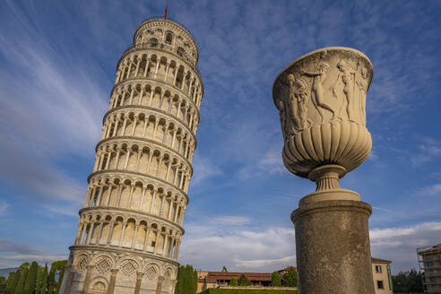 Blick auf den Schiefen Turm von Pisa, UNESCO-Weltkulturerbe, Pisa, Provinz Pisa, Toskana, Italien, Europa - RHPLF30086