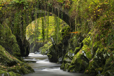 Penmachno Roman Bridge, Snowdonia, Wales, Vereinigtes Königreich, Europa - RHPLF30111