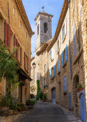 Straßenszene in der Stadt Chateauneuf-du-Pape, Vaucluse, Provence, Frankreich, Europa - RHPLF30183