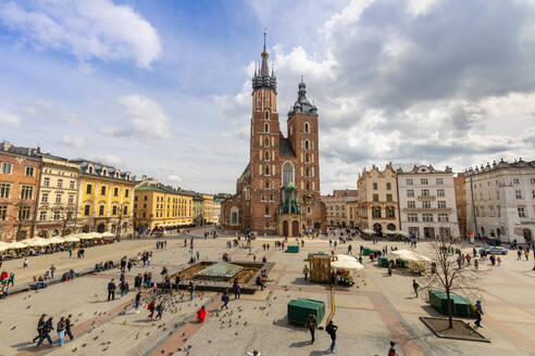 Marienbasilika, Hauptmarkt, UNESCO-Weltkulturerbe, Krakau, Polen, Europa - RHPLF30204