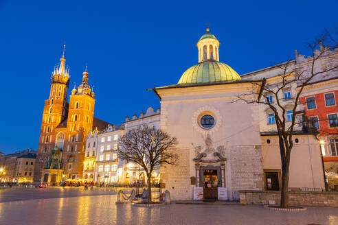 St.-Wojciech-Kirche, Marienbasilika, Hauptmarkt, UNESCO-Weltkulturerbe, Krakau, Polen, Europa - RHPLF30211