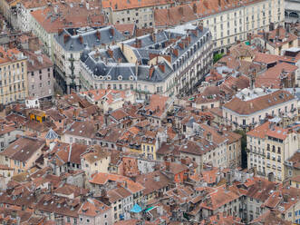 Das Zentrum von Grenoble, von der Bastille aus gesehen, Grenoble, Auvergne-Rhone-Alpes, Frankreich, Europa - RHPLF30242