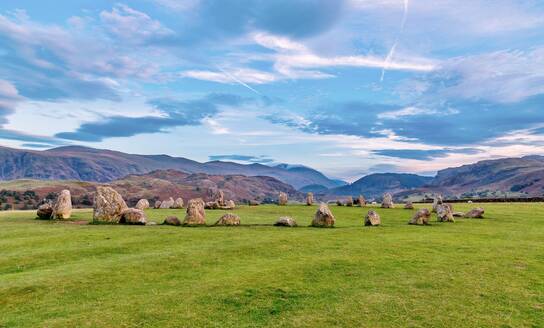 Castlerigg-Steinkreis aus der Jungsteinzeit, etwa 3000 v. Chr., in der Nähe von Keswick, Lake District National Park, UNESCO-Weltkulturerbe, Cumbria, England, Vereinigtes Königreich, Europa - RHPLF30275