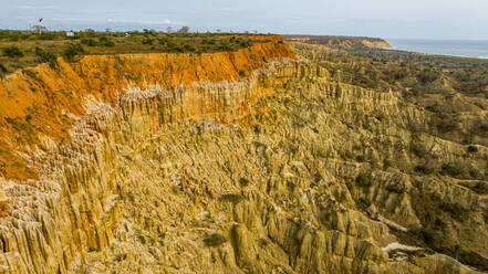 Luftaufnahme der Sandstein-Erosionslandschaft von Miradouro da Lua (Aussichtspunkt des Mondes), südlich von Luanda, Angola, Afrika - RHPLF30355