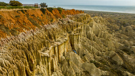 Luftaufnahme der Sandstein-Erosionslandschaft von Miradouro da Lua (Aussichtspunkt des Mondes), südlich von Luanda, Angola, Afrika - RHPLF30360