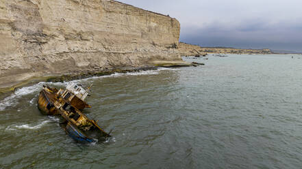 Strand des Schiffswracks, Bucht von Santiago, Luanda, Angola, Afrika - RHPLF30549