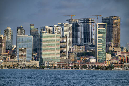 Skyline von Luanda, Angola, Afrika - RHPLF30558