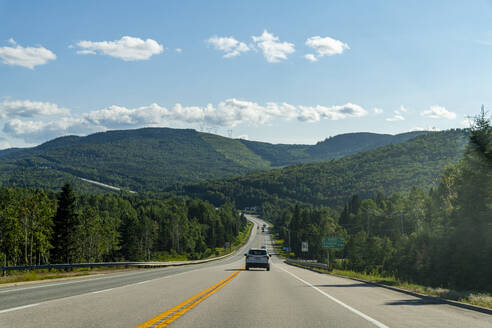 Straße entlang des Sankt-Lorenz-Stroms, Quebec, Kanada, Nordamerika - RHPLF30610