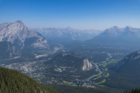 Blick vom Gipfel des Sulphur Mountain, Banff National Park, UNESCO-Weltkulturerbe, Alberta, Rocky Mountains, Kanada, Nordamerika - RHPLF30699