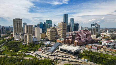 Luftaufnahme der Skyline von Edmonton, Alberta, Kanada, Nordamerika - RHPLF30754