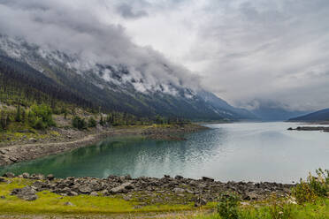 Medicine Lake, Jasper National Park, UNESCO-Weltkulturerbe, Alberta, Kanadische Rockies, Kanada, Nordamerika - RHPLF30778