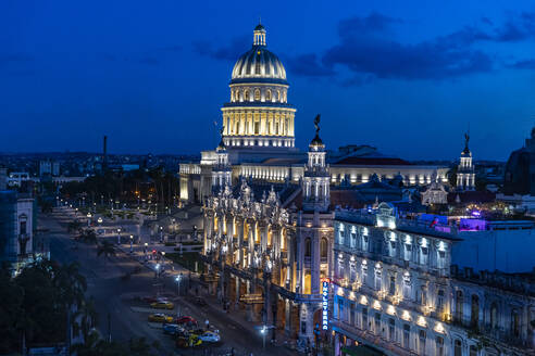 Blick bei Nacht über Havanna und sein Kapitol, Havanna, Kuba, Westindien, Mittelamerika - RHPLF30814