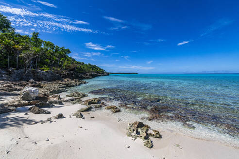 Weißer Sandstrand im Parque Nacional Marino de Punta Frances Punta Pedernales, Isla de la Juventud (Insel der Jugend), Kuba, Westindien, Mittelamerika - RHPLF30863