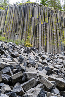 Rock formation of columnar basalt, Devils Postpile National Monument, Mammoth Mountain, California, United States of America, North America - RHPLF30893