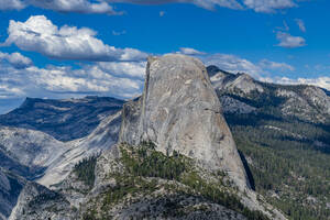 Half Dome, Yosemite-Nationalpark, UNESCO-Welterbe, Kalifornien, Vereinigte Staaten von Amerika, Nordamerika - RHPLF30915