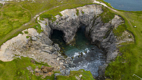 Doppelbogen, Dungeon Provincial Park, Bonavista Peninsula, Neufundland, Kanada, Nordamerika - RHPLF31000