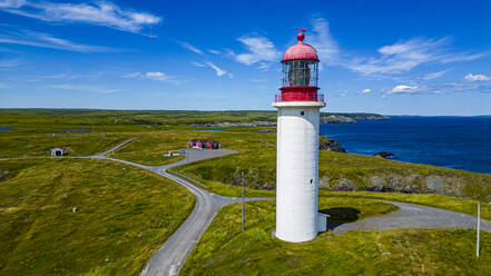 Luftaufnahme des Cape Race Lighthouse, Mistaken Point, UNESCO-Weltkulturerbe, Avalon-Halbinsel, Neufundland, Kanada, Nordamerika - RHPLF31030