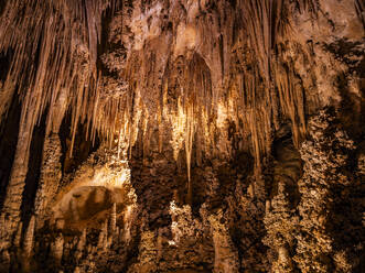 Im Inneren des Big Room im Carlsbad Caverns National Park, UNESCO-Weltkulturerbe, in den Guadalupe Mountains, New Mexico, Vereinigte Staaten von Amerika, Nordamerika - RHPLF31249