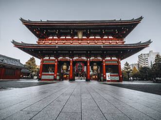 Hozomon Gate in the Senso Ji Temple, Tokyo, Honshu, Japan, Asia - RHPLF31505