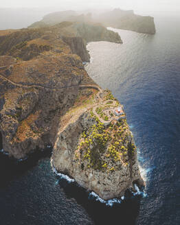 Luftaufnahme von Kap Formentor, Insel Mallorca, Balearen, Spanien. - AAEF24971