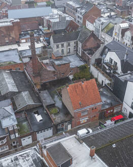 Luftaufnahme des Wohnviertels Zottegem im Bezirk Ostflandern, Vlaams Gewest, Belgien. - AAEF25121
