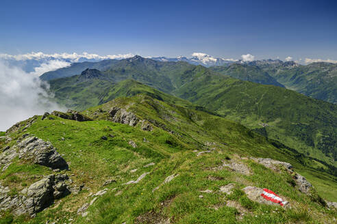 Österreich, Tirol, Blick von Gilfert auf die Zillertaler Alpen - ANSF00727