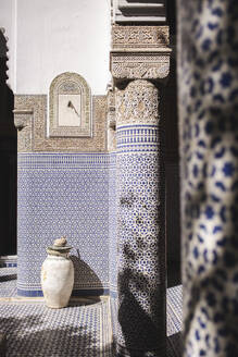 Innenhof eines marokkanischen Hauses in Fez, Marokko, Afrika - PCLF00903