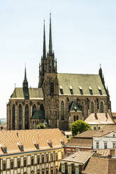 Tschechische Republik, Südmährische Region, Brünn, Kathedrale St. Peter und Paul im Sommer - TAMF04072