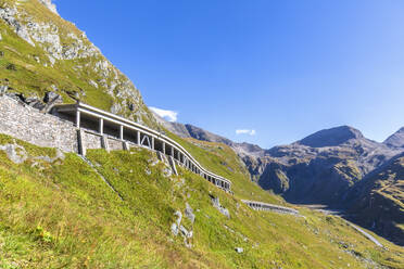 Lawinenverbauung am Berg im Nationalpark Hohe Tauern, Salzburg, Österreich - FOF13725