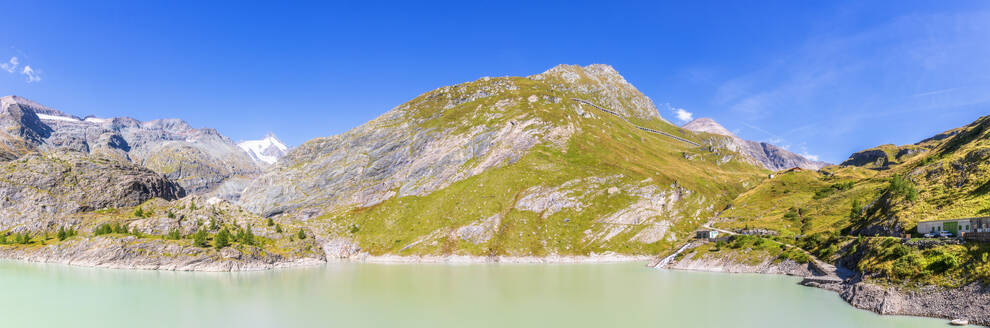 Stausee Margaritze in der Nähe von Bergen unter dem Himmel im Nationalpark Hohe Tauern, Salzburg, Österreich - FOF13730