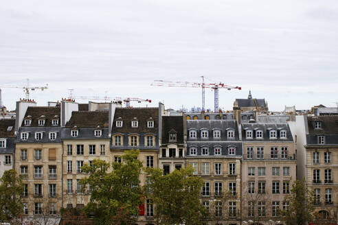 Alte Wohngebäude in Paris, Frankreich - MMPF01119