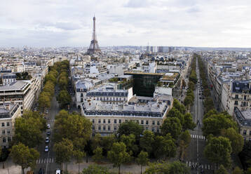 Stadtansicht mit Eiffelturm in Paris, Frankreich - MMPF01120