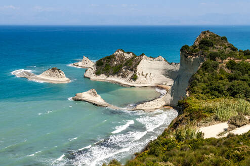 Griechenland, Ionische Inseln, Blick auf Kap Drastis im Sommer - EGBF01011