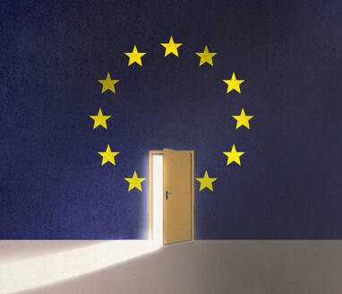 Light of opportunity behind ajar door to immigrate in Europe - GWAF00453