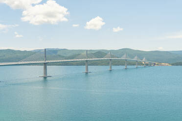 Kroatien, Gespanschaft Dubrovnik-Neretva, Peljesac-Brücke im Sommer - TAMF04128