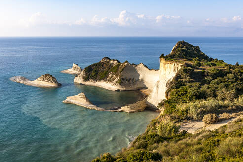 Griechenland, Ionische Inseln, Blick auf Kap Drastis im Sommer - EGBF01048