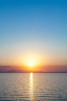 Griechenland, Ionische Inseln, Ionisches Meer bei Sonnenuntergang - EGBF01053