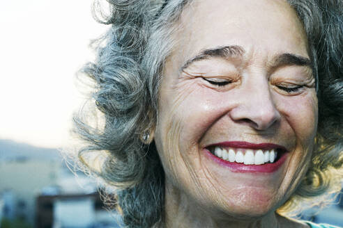 Caucasian woman smiling - TETF02365