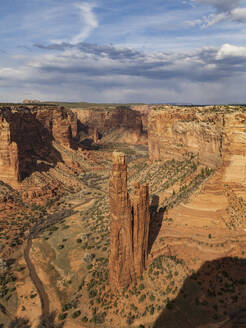 USA, Arizona, Spider Rock, Spider Rock im Canyon de Chelly National Monument - TETF02475