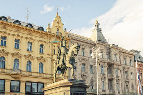 Croatia, Zagreb, Statue of Ban Jelacic - TAMF04156