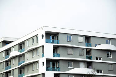 Germany, Baden-Wurttemberg, Freiburg im Breisgau, Windows of modern apartment building - SGF02955