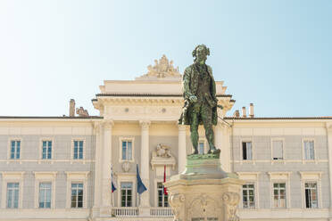 Slowenien, Küsten-Karst, Piran, Statue von Giuseppe Tartini vor dem Rathaus - TAMF04183