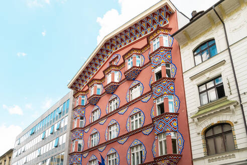 Slowenien, Ljubljana, Verschnörkelte Fassade des Vurnik-Hauses - TAMF04223