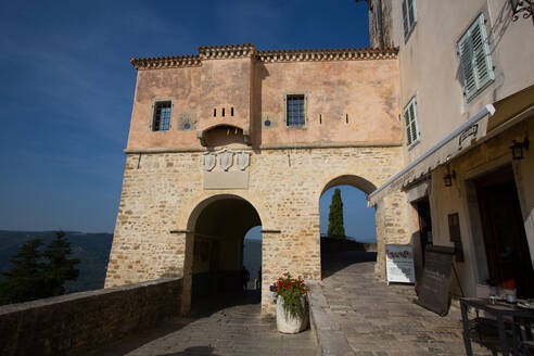 Stadttor, Motovun, Zentralistrien, Kroatien, Europa - RHPLF31771