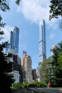 Blick auf das Stadtbild von Manhattan vom Central Park South (South End) aus gesehen, Manhattan, New York City, Vereinigte Staaten von Amerika, Nordamerika - RHPLF31998