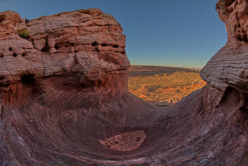 Der westliche Felskamm der Neuen Welle entlang des Beehive Trail im Glen Canyon Recreation Area in der Nähe von Page, Arizona, Vereinigte Staaten von Amerika, Nordamerika - RHPLF32187