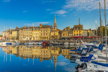 Hafen von Honfleur, Honfleur, Normandie, Frankreich, Europa - RHPLF32240