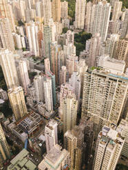 Gebäude der Stadt Hongkong an einem sonnigen Tag - MMPF01185